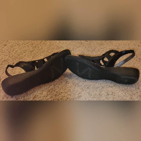 Life Stride Black Slingback Sandals size 6 1/2 - Picture 3 of 4